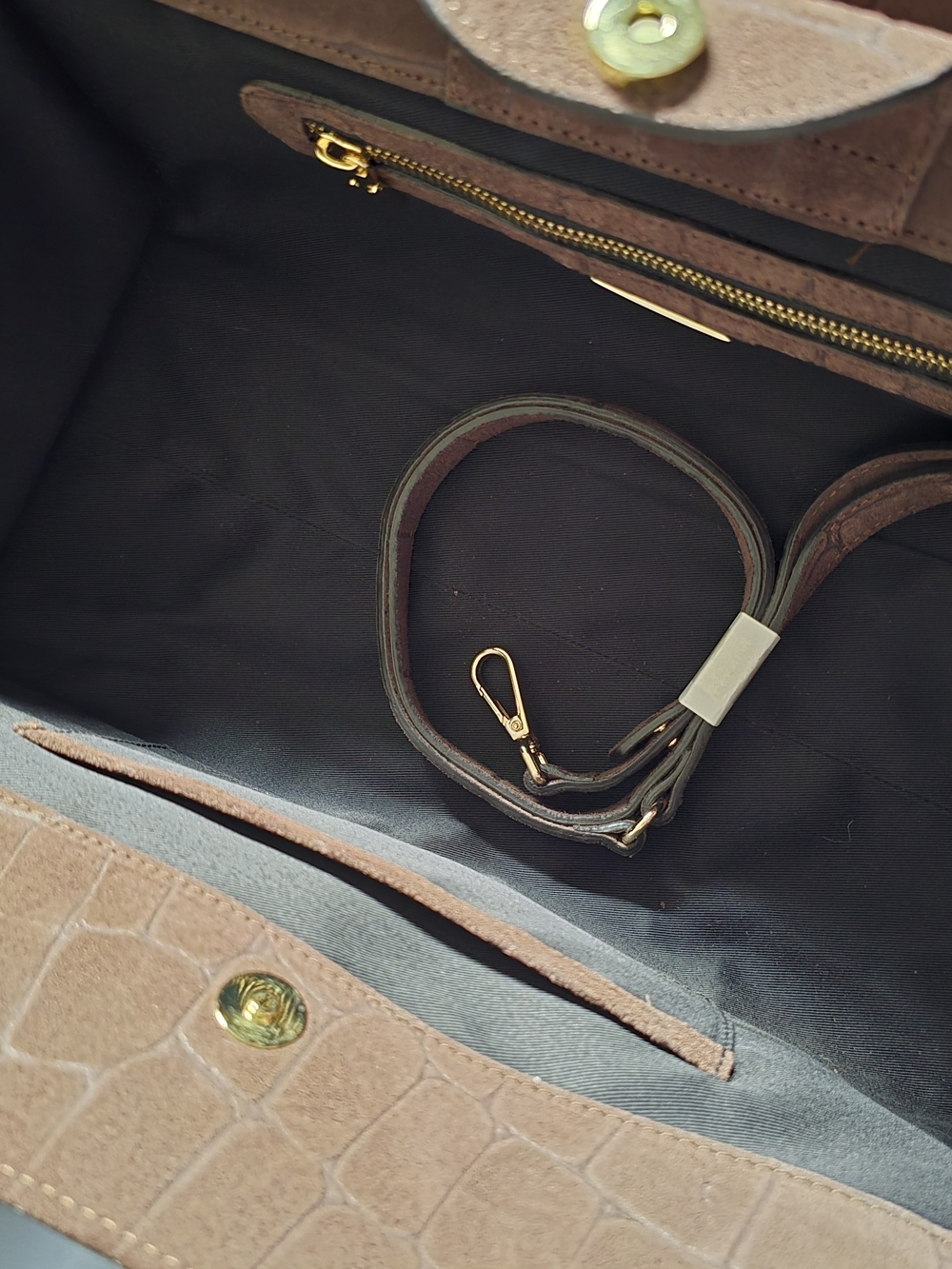 Genuine Leather Suede Croc-Embossed Claudia Firenze Brown Bag with Tassel NWT - Picture 12 of 12